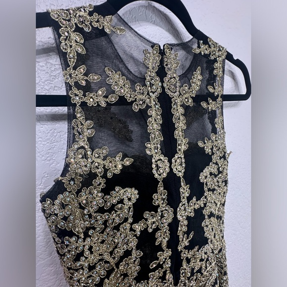 Black Gold Beaded Prom Dress Form Fitting Mesh Embroidered Women’s Size XS - Picture 7 of 9
